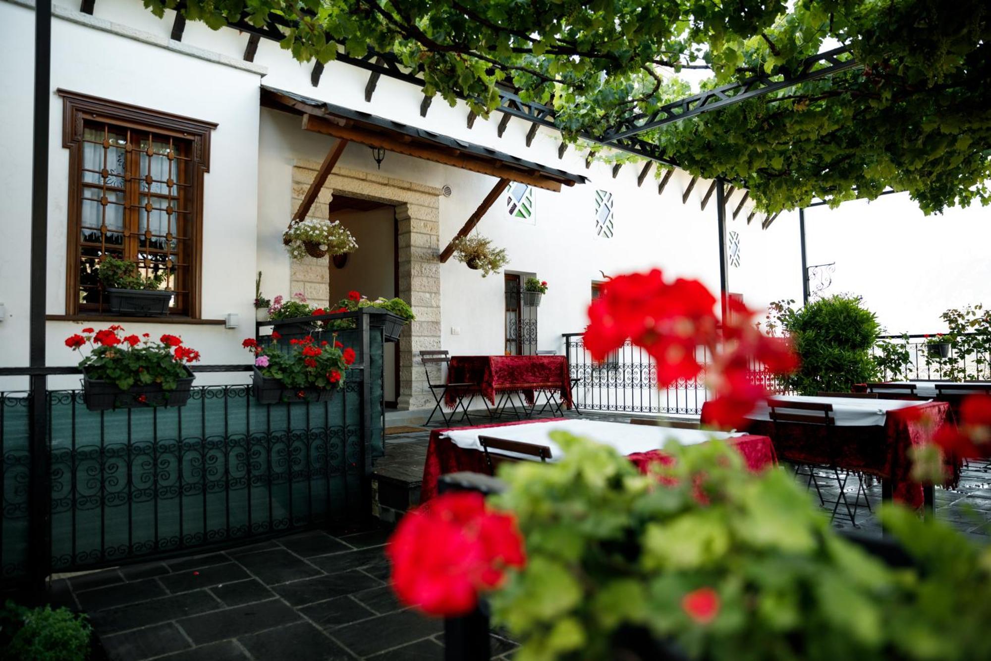 Boutique Hotel Musée Gjirokastër Exterior foto